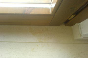  COLOURED STAIN REMOVER